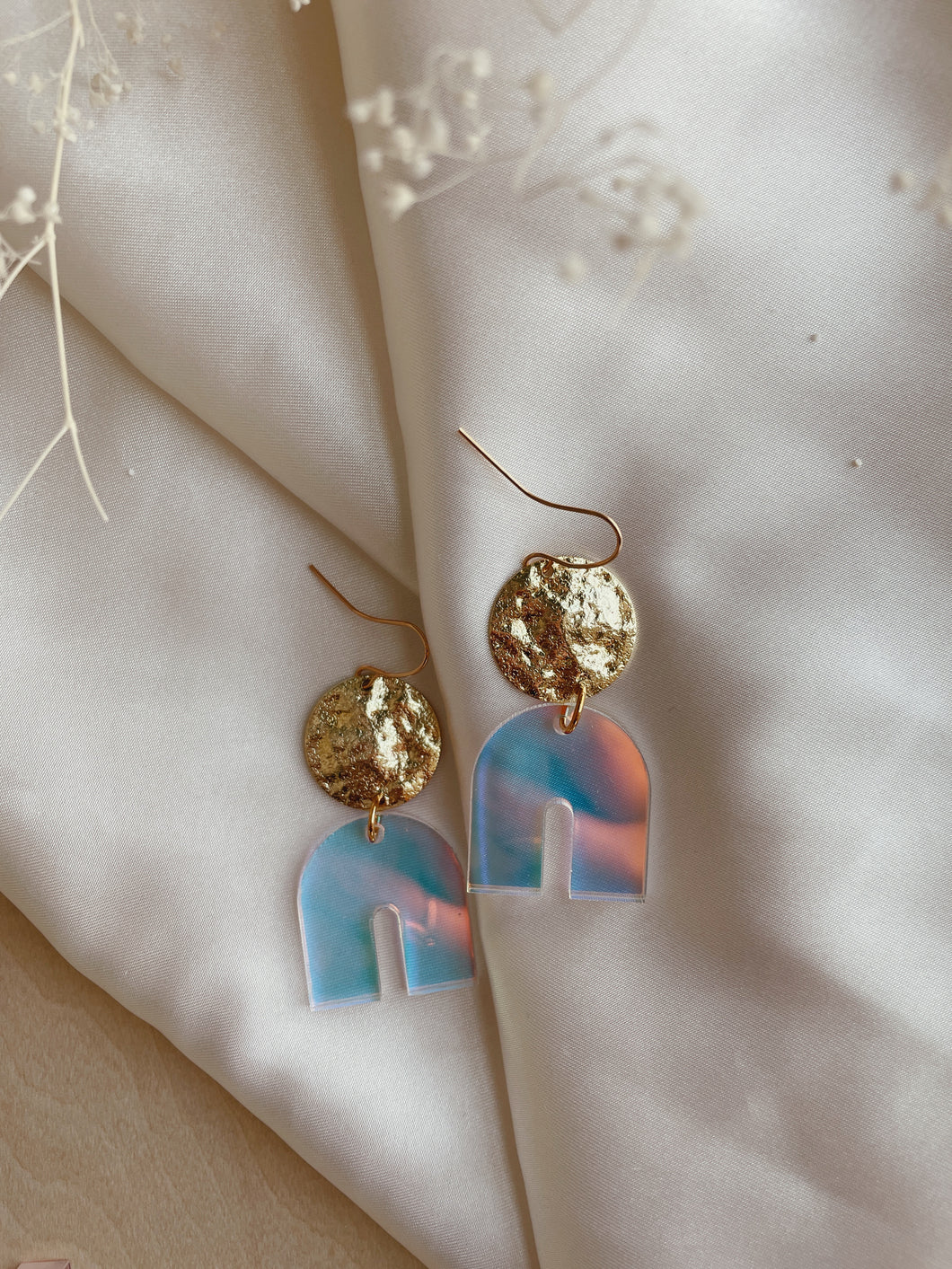 Story Sale Iridescent Arches